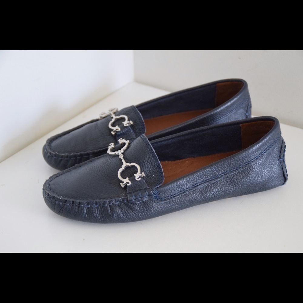 C Wonder but buckle loafers